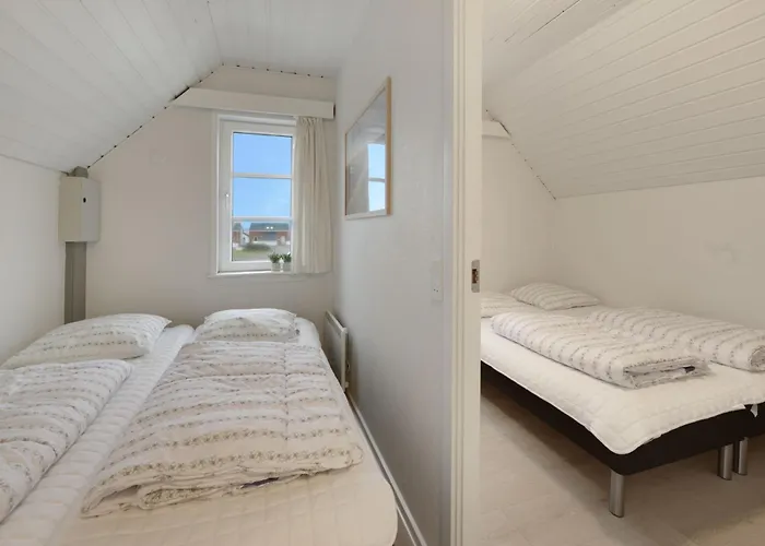 Cozy In Romo With Access To Public Pool